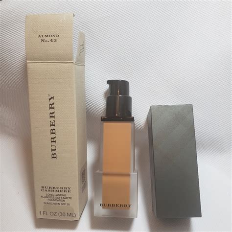 Burberry Almond No. 43 Cashmere Soft Matte Foundation